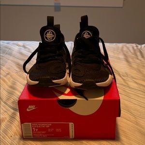 Kids Nike huarache - size 1Y